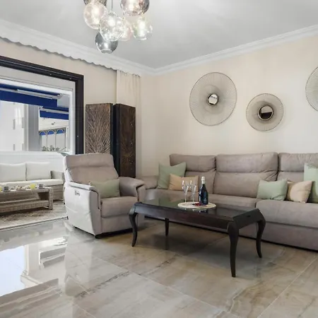 Espacioso En 1ª Linea De Playa * Marbella