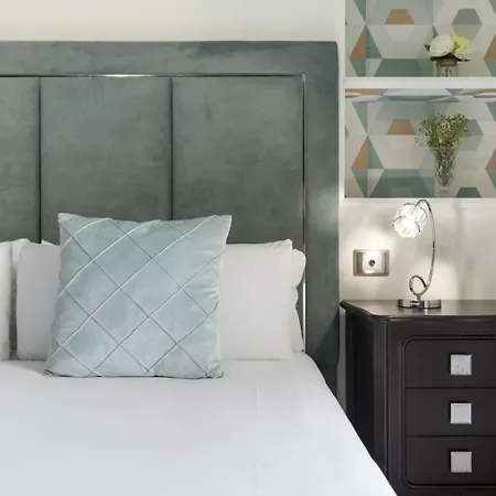 Apartamento Espacioso En 1ª Línea De Playa Marbella