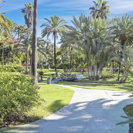 Espacioso En 1ª Linea De Playa 아파트 마르베야