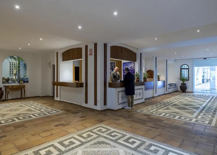 Espacioso En 1ª Linea De Playa